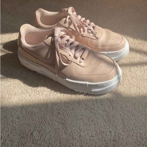 Nike Pixel forces in Soft pink - Picture 2 of 3